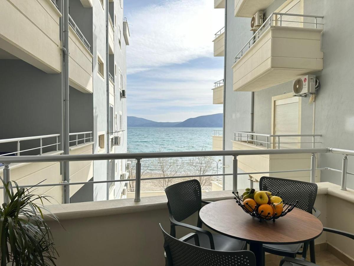 Trea Accomodations - On Private Beach With Sunbed & Umbrella Vlorë Exteriér fotografie